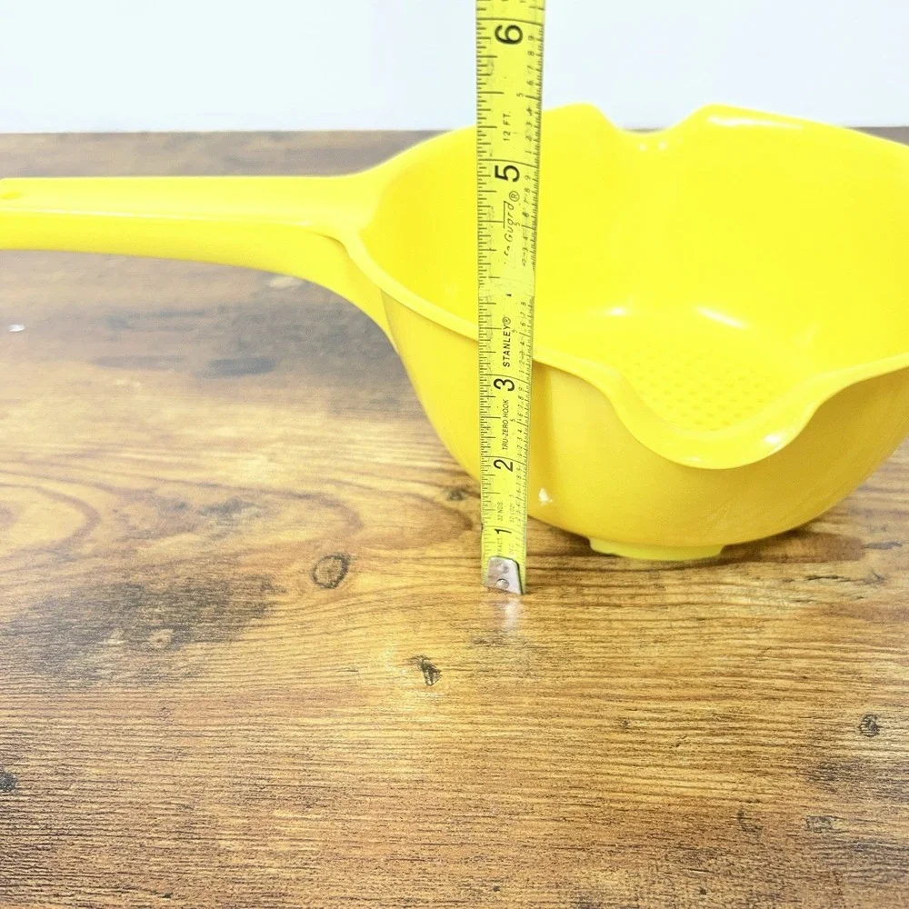 Vintage Rubbermaid‎ Yellow Colander Strainer Long Handle 1980s